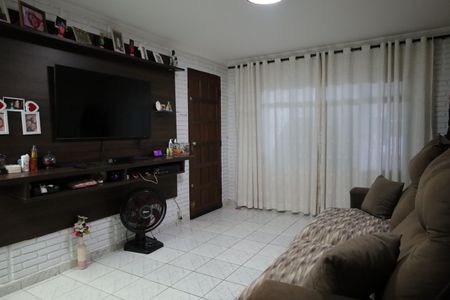 Casa à venda com 110m², 3 quartos e 2 vagasSala