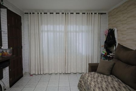 Casa à venda com 110m², 3 quartos e 2 vagasSala