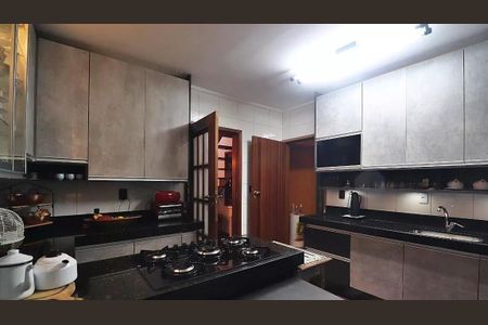 Casa à venda com 360m², 3 quartos e 2 vagas