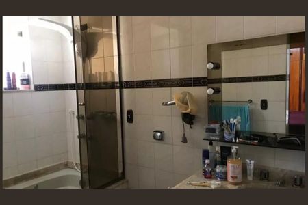 Casa à venda com 196m², 3 quartos e 5 vagas