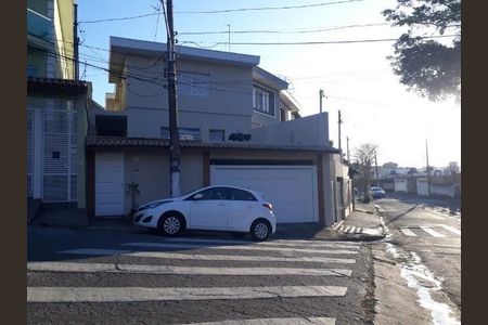 Casa à venda com 165m², 4 quartos e 2 vagas