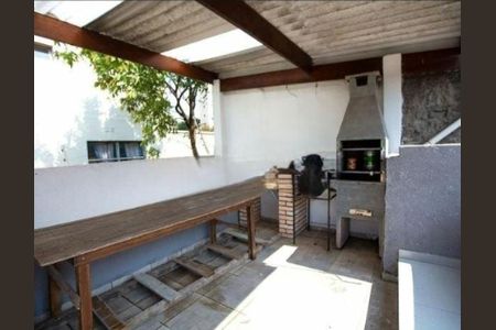 Casa à venda com 136m², 2 quartos e 2 vagas