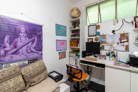 Apartamento à venda com 82m², 4 quartos e 2 vagas Apartamento à venda com 82m², 4 quartos e 2 vagasQuarto de Serviço