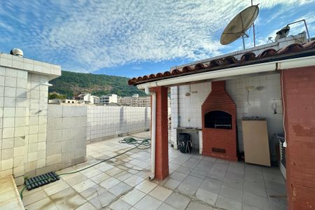 Apartamento à venda com 138m², 3 quartos e 2 vagas Apartamento à venda com 138m², 3 quartos e 2 vagasChurrasqueira