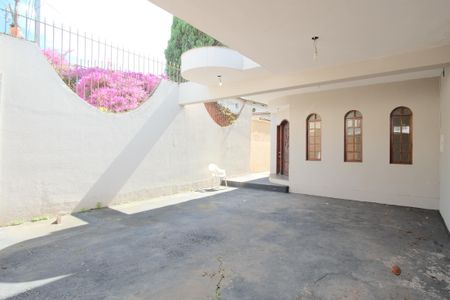 Casa à venda com 320m², 3 quartos e 4 vagasGaragem