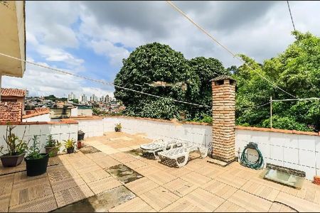Casa à venda com 255m², 4 quartos e 3 vagas
