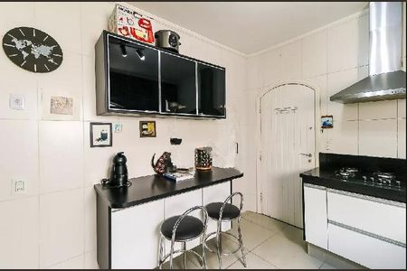 Casa à venda com 255m², 4 quartos e 3 vagas
