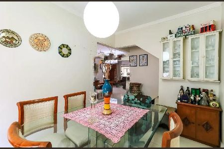 Casa à venda com 255m², 4 quartos e 3 vagas