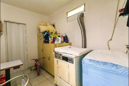 Casa à venda com 255m², 4 quartos e 3 vagas