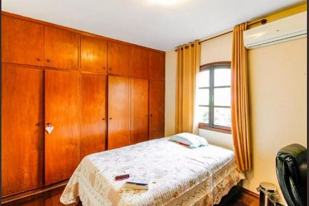 Casa à venda com 234m², 3 quartos e 4 vagas