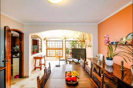 Casa à venda com 234m², 3 quartos e 4 vagas