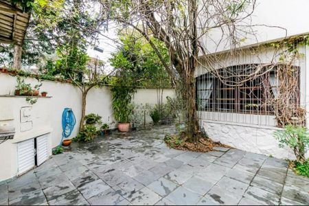 Casa à venda com 234m², 3 quartos e 4 vagas