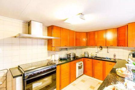 Casa à venda com 234m², 3 quartos e 4 vagas