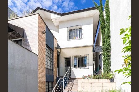 Casa à venda com 209m², 11 quartos e 1 vaga