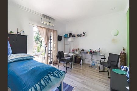 Casa à venda com 209m², 11 quartos e 1 vaga