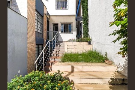 Casa à venda com 209m², 11 quartos e 1 vaga