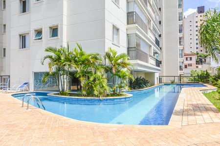 Apartamento à venda com 100m², 2 quartos e 2 vagas Apartamento à venda com 100m², 2 quartos e 2 vagasÁrea comum - Piscina
