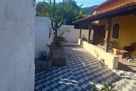 Casa à venda com 250m², 5 quartos e 4 vagas