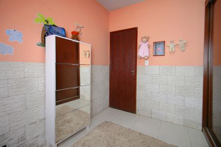 Casa à venda com 226m², 4 quartos e 2 vagasQuarto 2