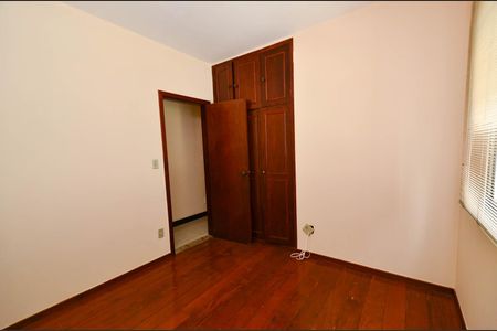 Apartamento à venda com 105m², 4 quartos e 2 vagas Apartamento à venda com 105m², 4 quartos e 2 vagasQuarto2