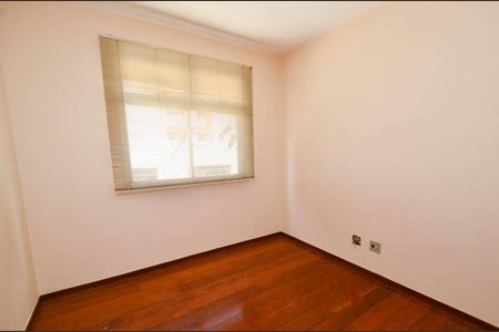 Apartamento à venda com 105m², 4 quartos e 2 vagas Apartamento à venda com 105m², 4 quartos e 2 vagasQuarto2