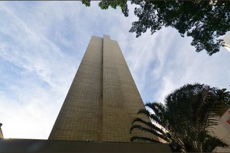 Apartamento à venda com 105m², 4 quartos e 2 vagas Apartamento à venda com 105m², 4 quartos e 2 vagasFachada