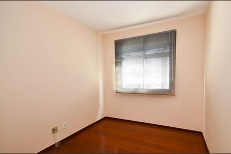Apartamento à venda com 105m², 4 quartos e 2 vagas Apartamento à venda com 105m², 4 quartos e 2 vagasQuarto1