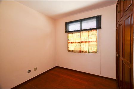 Apartamento à venda com 105m², 4 quartos e 2 vagas Apartamento à venda com 105m², 4 quartos e 2 vagasQuarto3