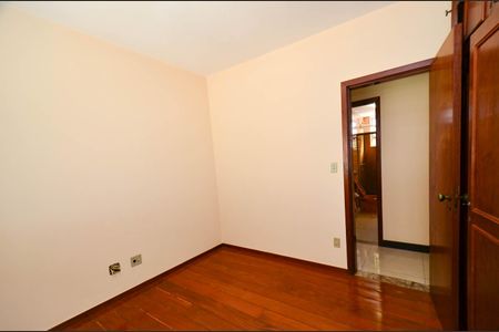 Apartamento à venda com 105m², 4 quartos e 2 vagas Apartamento à venda com 105m², 4 quartos e 2 vagasQuarto2