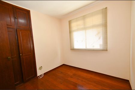 Apartamento à venda com 105m², 4 quartos e 2 vagas Apartamento à venda com 105m², 4 quartos e 2 vagasQuarto2