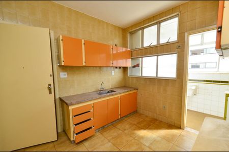 Apartamento à venda com 105m², 4 quartos e 2 vagas Apartamento à venda com 105m², 4 quartos e 2 vagasCozinha