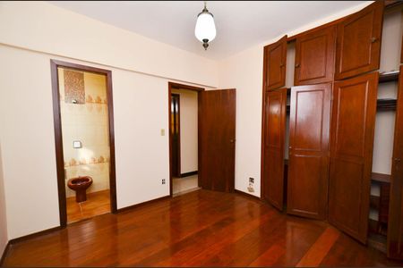 Apartamento à venda com 105m², 4 quartos e 2 vagas Apartamento à venda com 105m², 4 quartos e 2 vagasQuarto4/suite
