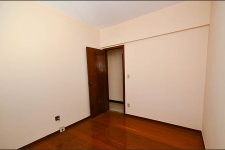 Apartamento à venda com 105m², 4 quartos e 2 vagas Apartamento à venda com 105m², 4 quartos e 2 vagasQuarto1