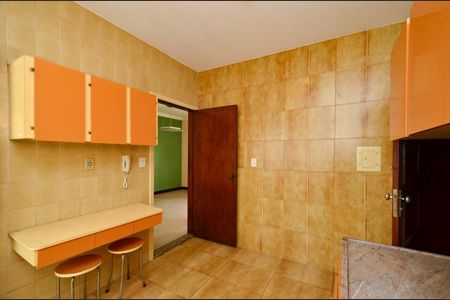 Apartamento à venda com 105m², 4 quartos e 2 vagas Apartamento à venda com 105m², 4 quartos e 2 vagasCozinha