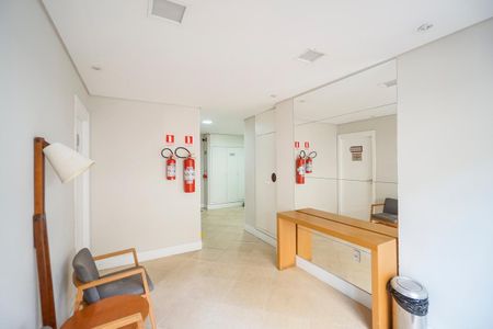 Apartamento para alugar com 47m², 2 quartos e 1 vaga Apartamento para alugar com 47m², 2 quartos e 1 vagaHall social