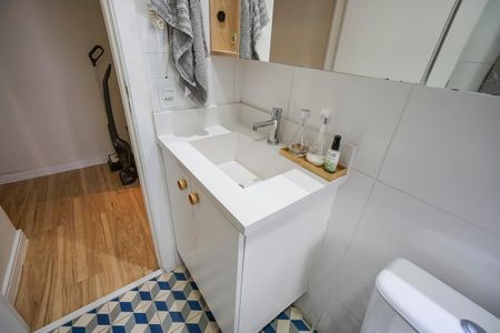 Apartamento para alugar com 47m², 2 quartos e 1 vaga Apartamento para alugar com 47m², 2 quartos e 1 vagaBanheiro