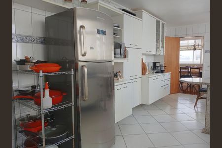 Apartamento à venda com 234m², 4 quartos e 3 vagas Apartamento à venda com 234m², 4 quartos e 3 vagasCozinha