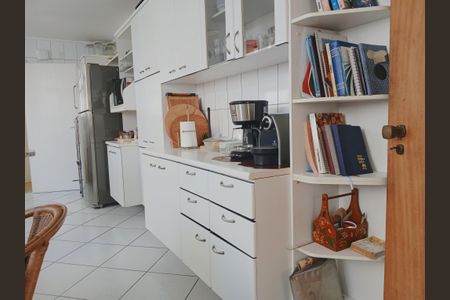 Apartamento à venda com 234m², 4 quartos e 3 vagas Apartamento à venda com 234m², 4 quartos e 3 vagasCozinha
