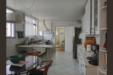Apartamento à venda com 234m², 4 quartos e 3 vagas Apartamento à venda com 234m², 4 quartos e 3 vagasCozinha