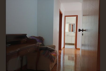 Apartamento à venda com 234m², 4 quartos e 3 vagas Apartamento à venda com 234m², 4 quartos e 3 vagasCorredor