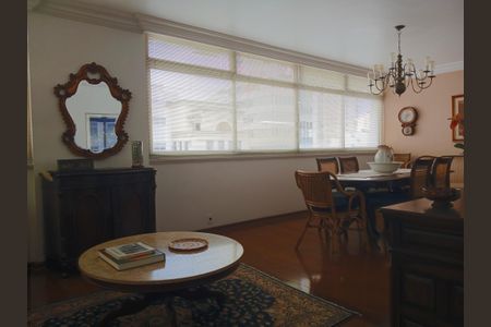 Apartamento à venda com 234m², 4 quartos e 3 vagas Apartamento à venda com 234m², 4 quartos e 3 vagasSala