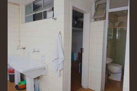 Apartamento à venda com 234m², 4 quartos e 3 vagas Apartamento à venda com 234m², 4 quartos e 3 vagasÁrea de Serviço