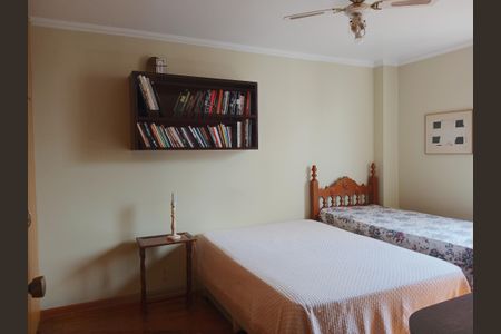 Apartamento à venda com 234m², 4 quartos e 3 vagas Apartamento à venda com 234m², 4 quartos e 3 vagasQuarto 2