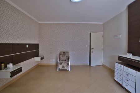 Casa à venda com 200m², 4 quartos e 2 vagas Casa à venda com 200m², 4 quartos e 2 vagasQuarto 2