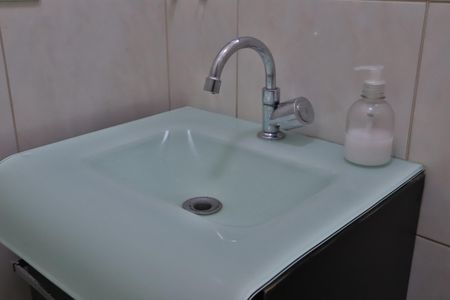 Casa à venda com 200m², 4 quartos e 2 vagas Casa à venda com 200m², 4 quartos e 2 vagasBanheiro do Quarto 1