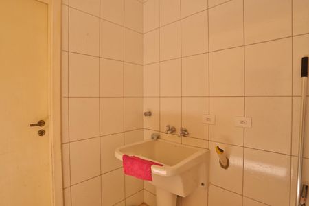 Casa à venda com 200m², 4 quartos e 2 vagas Casa à venda com 200m², 4 quartos e 2 vagasLavanderia