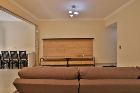 Casa à venda com 200m², 4 quartos e 2 vagas Casa à venda com 200m², 4 quartos e 2 vagasSala