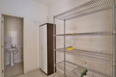 Casa à venda com 200m², 4 quartos e 2 vagas Casa à venda com 200m², 4 quartos e 2 vagasQuarto de Serviço