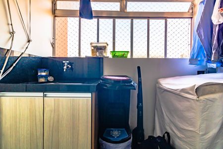 Apartamento à venda com 74m², 3 quartos e 1 vagaÁrea de Serviço