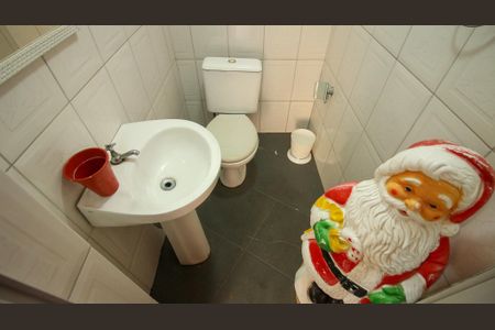 Casa à venda com 200m², 3 quartos e 1 vaga Casa à venda com 200m², 3 quartos e 1 vagaLavabo